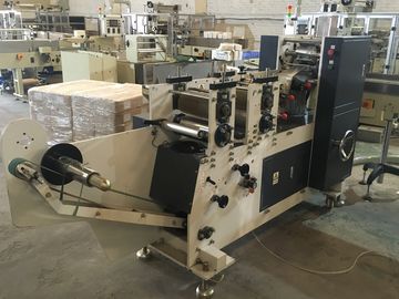 Semi - Automatic Tissue Folding Machine With High Speed 700pcs / Min