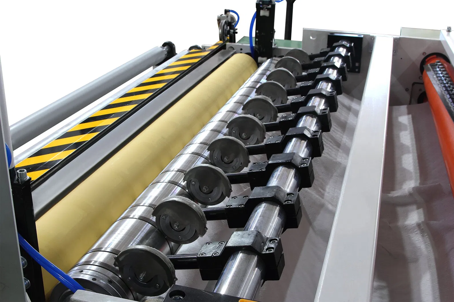 JRT Industrial Roll Rewinding Line with On Line Slitters  for Soft and Absorbent Tissue Products 2